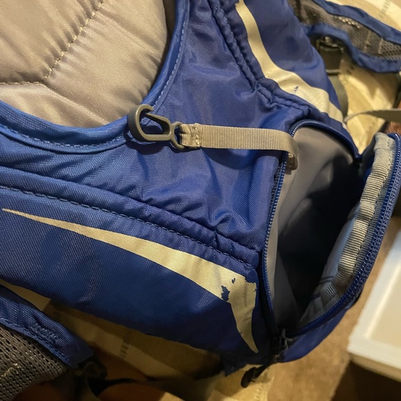Camelbak classic hydration Backpack Blue 2 liter Bladder Pocket Camelback Water - Picture 3 of 6